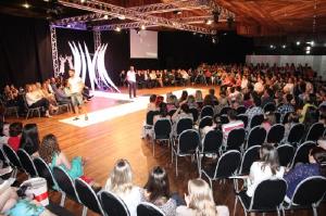 Empresrios do setor, designers de moda e estudantes participaram do evento